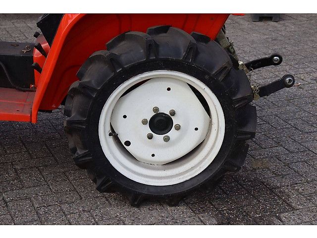 Kubota B1-16 Bulltra
