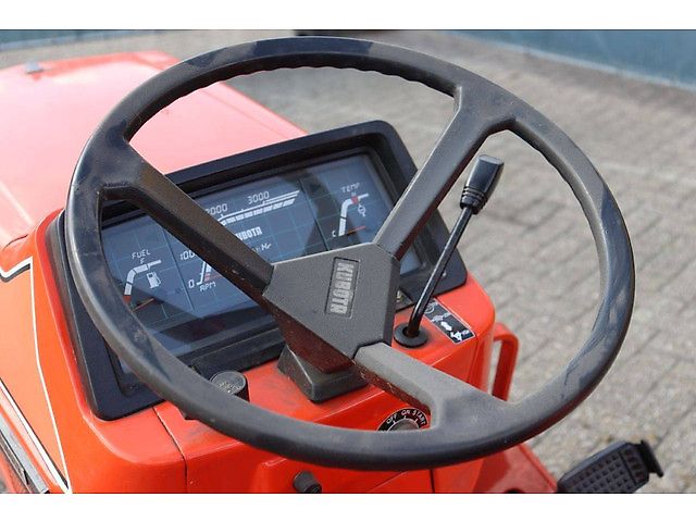 Kubota B1-16 Bulltra