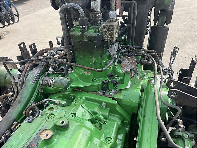 John Deere 6130r