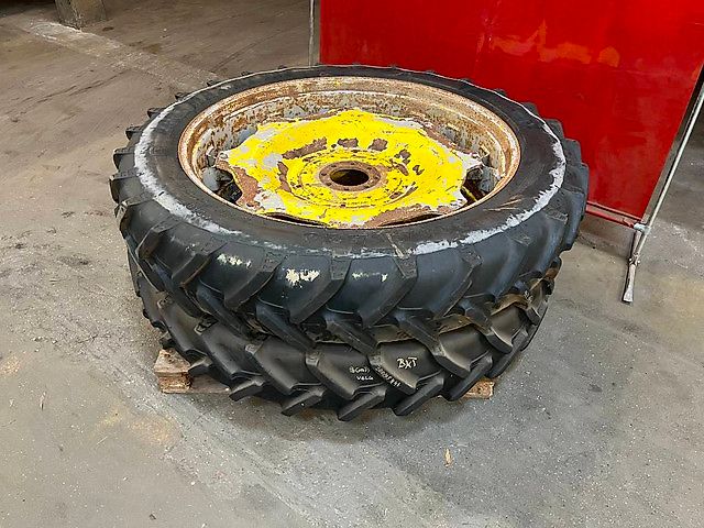 BKT 300/95R46 Agrimax RT955