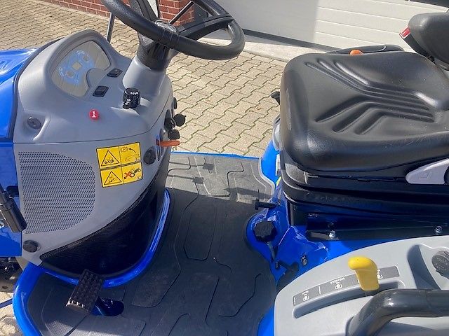 New Holland BOOMER 25 COMPACT