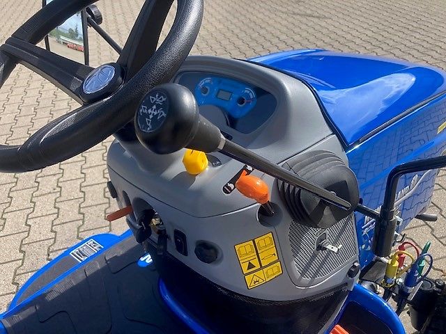 New Holland BOOMER 25 COMPACT