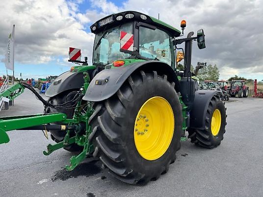 John Deere 6R215