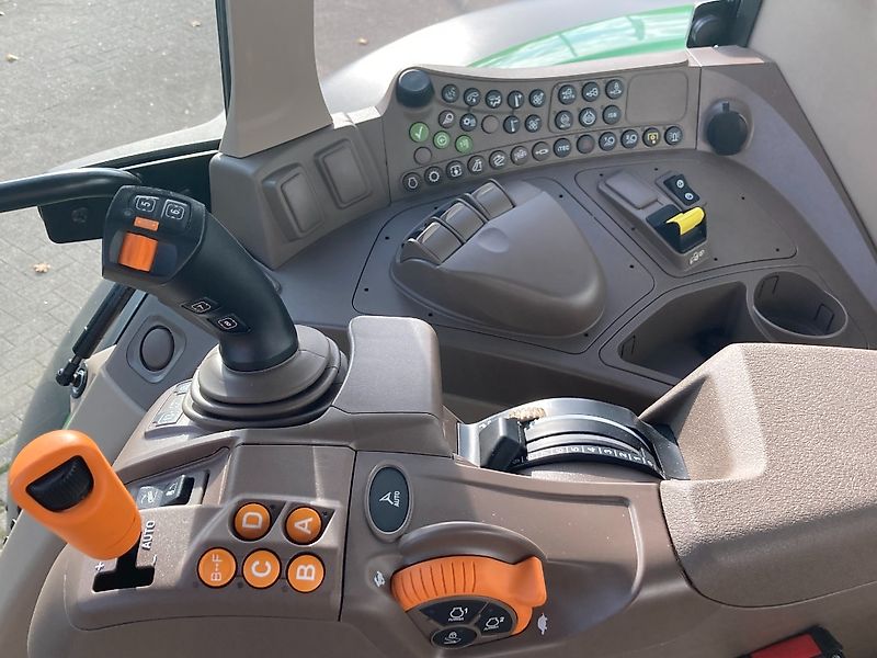 John Deere TRAKTOR 6120M MIT KABINE