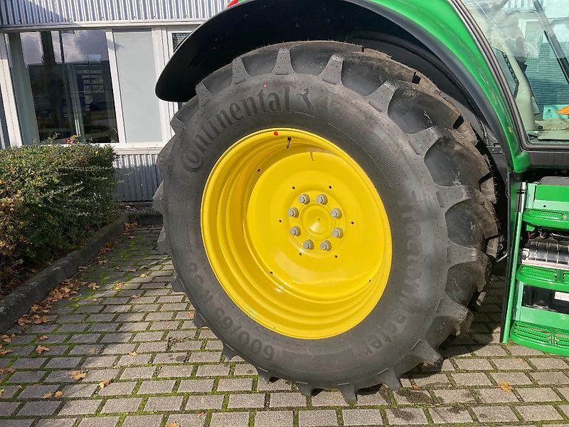John Deere TRAKTOR 6120M MIT KABINE