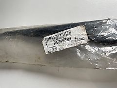 John Deere - ramię wycieraczki przód - RE245399 NOWE (Części zamienne)