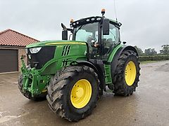 John Deere 6215R