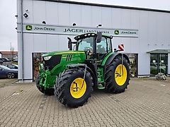 John Deere 6215R mit Reifendruckregelanlage