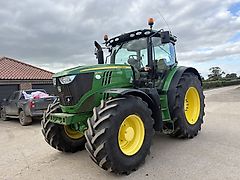 John Deere 6215R