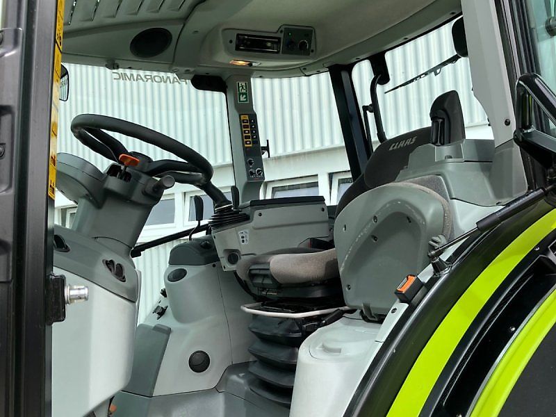 Claas Arion 420
