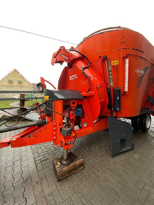 Kuhn Typ 2070