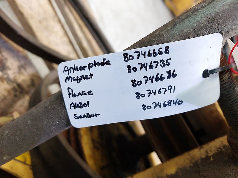 New Holland 8060 (Spare part/Reservedel/Ersatzteil)