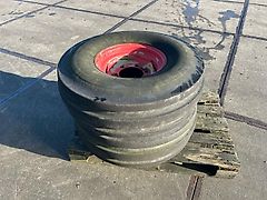BKT 11.00-16 op Fendt velg 6 gaats.