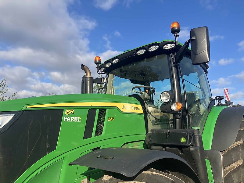 John Deere 6R 195