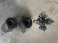 John Deere FRONT AXLE DIFFERENTIAL COMPLETE (used) - John Deere 6030, 6020