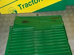 John Deere Grill RH (used) - John Deere 6000, 6010