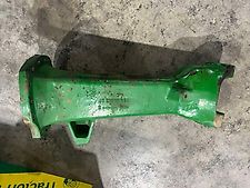 John Deere AXLE BRIDGE SLEEVE LEFT (used) - John Deere 6020, 6030