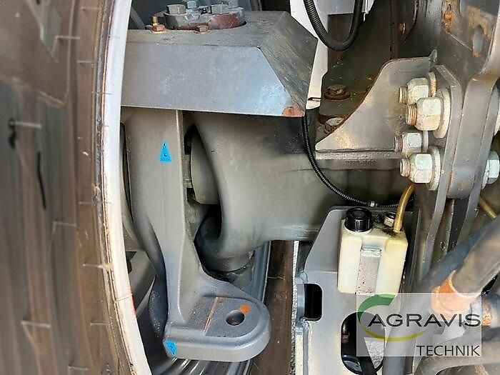 Claas XERION 4000 SADDLE TRAC