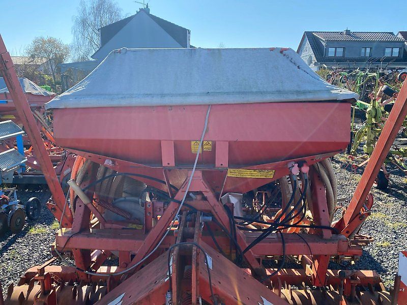 Niemeyer KR 3022 + Accord DAS 300