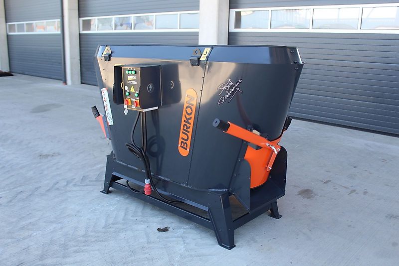 Burkon Elektrofuttermischer 3 m³