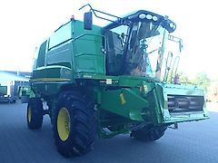 John Deere T670