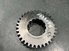 John Deere GEAR FOR RANGE BOX TRANSMITION Z33 (used) - John Deere 6030, 6020, 7030, 7R, 6M, 6R, 7020
