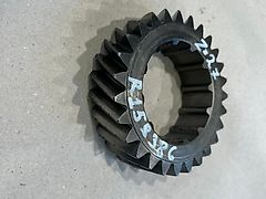 John Deere GEAR FOR RANGE BOX TRANSMITION Z27 (used) - John Deere 6030, 6020, 7030, 7R, 6M, 6R, 7020