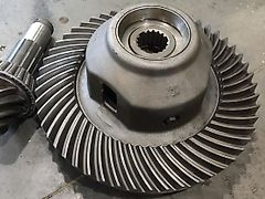 John Deere POWERSHIFT CROWN AND PINION RING GEAR, BEVEL GEAR Z=10/52 (used) - John Deere 7000, 7010