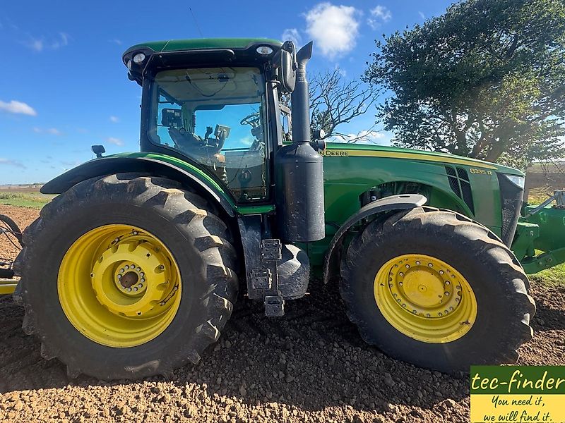 John Deere 8335 R