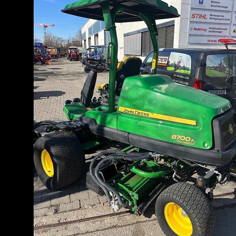 John Deere 8700 A