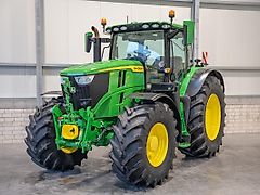 John Deere 6R215