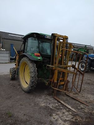 John Deere 5070M