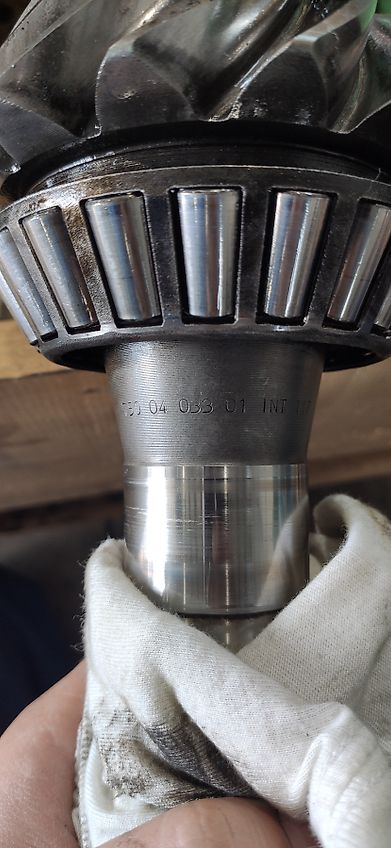 John Deere CROWN WHEEL & PINION AND DIFFERENTIAL (used) - JOHN DEERE SERIES 6R,6M 6030, 6020