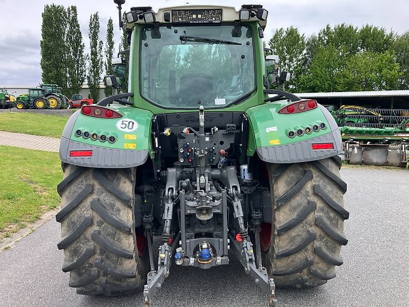 Fendt 724 PowerPlus mit Frontkraftheber