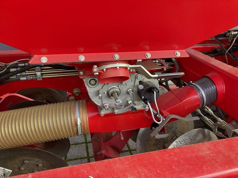 Pöttinger TERRASEM R3 ARTIS PLUS