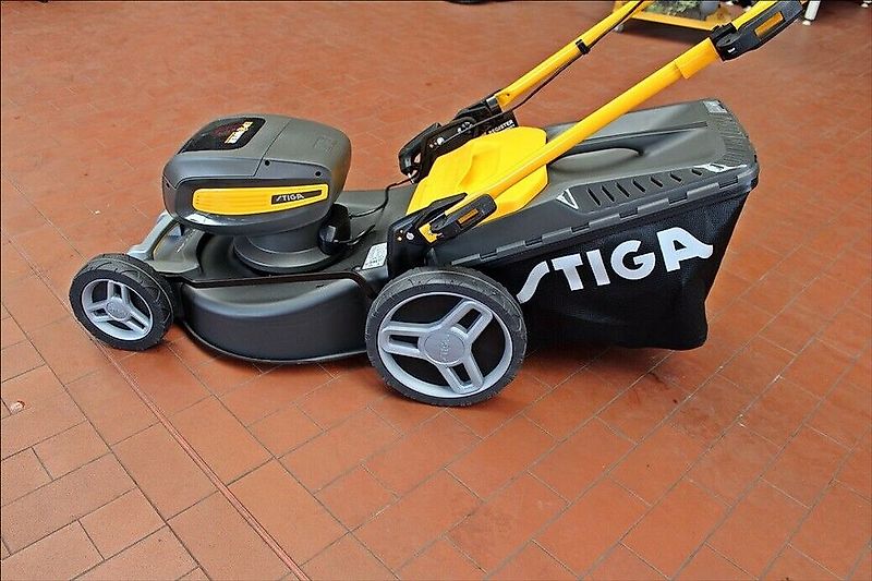 Stiga COMBI 748 Q AE Kit - Akku Rasenmäher