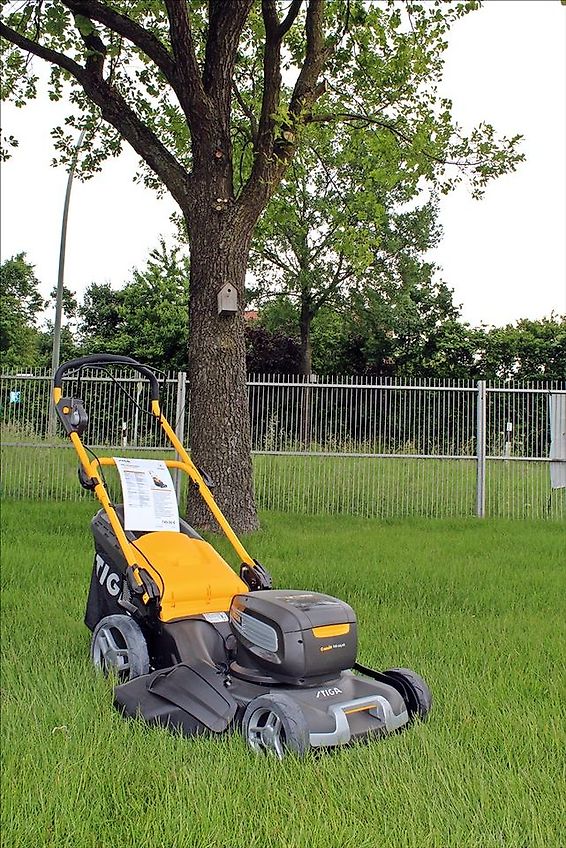 Stiga COMBI 955 SQ AE Akku-Rasenmäher