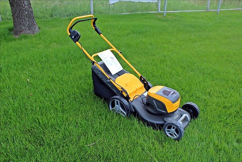 Stiga COLLECTOR 548 AE Kit Akku-Rasenmäher