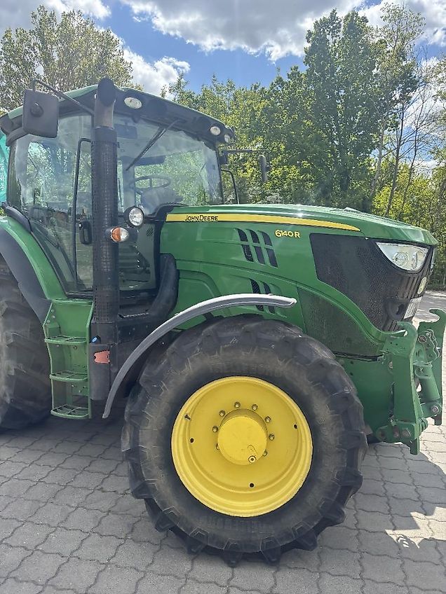 John Deere 6140R