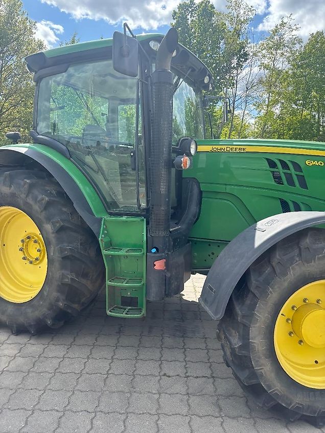 John Deere 6140R