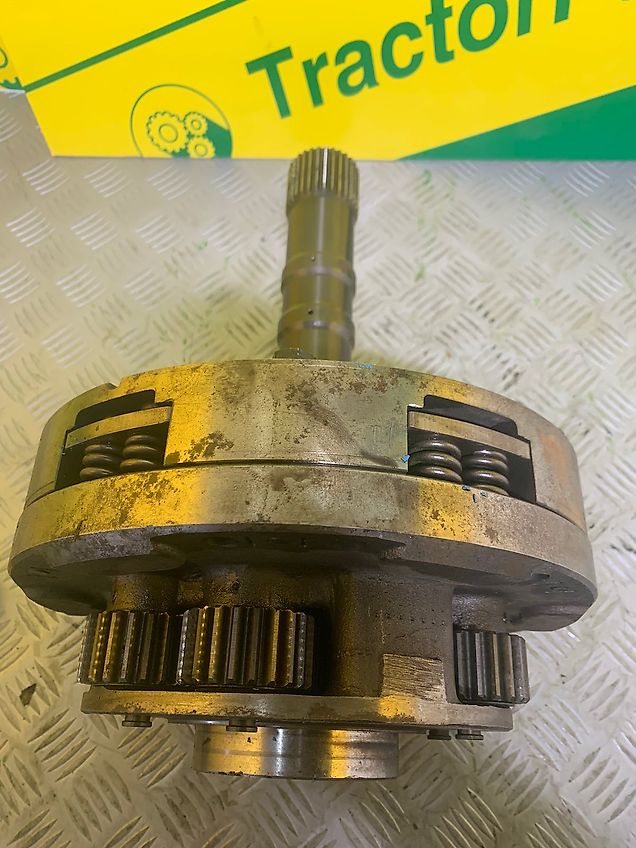 John Deere Planet Pinion Carrier whit Shaft and Gears (used) - John Deere 6000, 6010 series