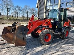 Kubota R082