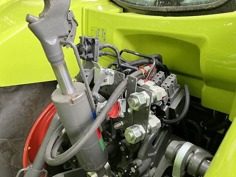 Claas ARION 550 CMATIC CEBIS AVO25