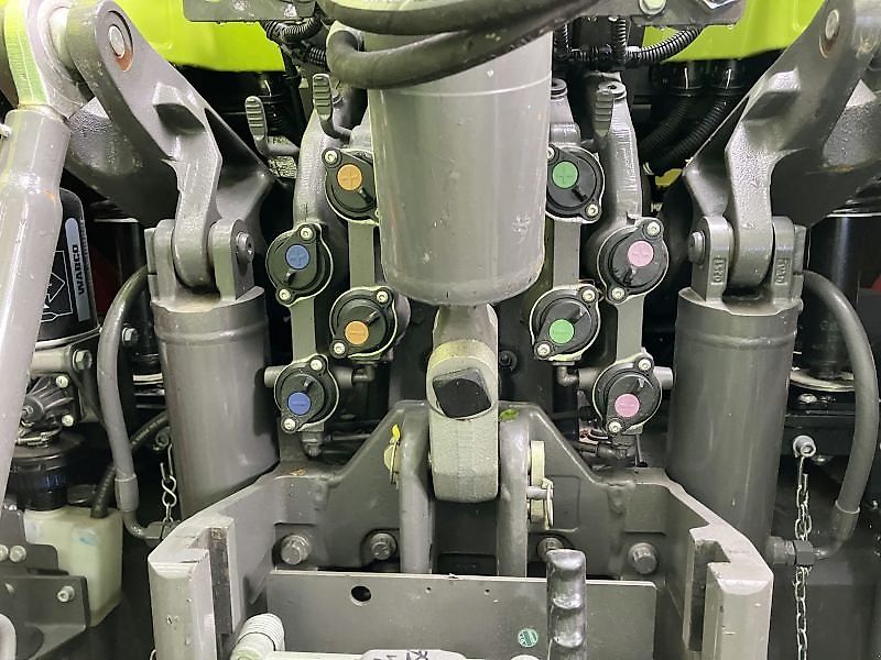 Claas ARION 550 CMATIC CEBIS AVO25