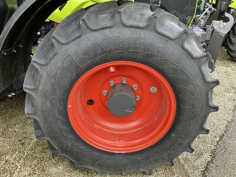 Claas ARION 550 CMATIC CEBIS AVO25