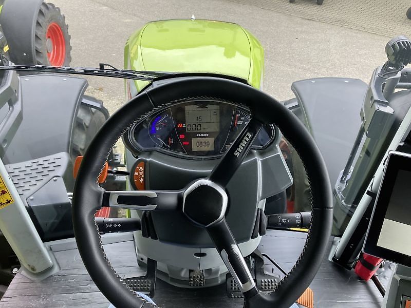 Claas ARION 550 CMATIC CEBIS AVO25