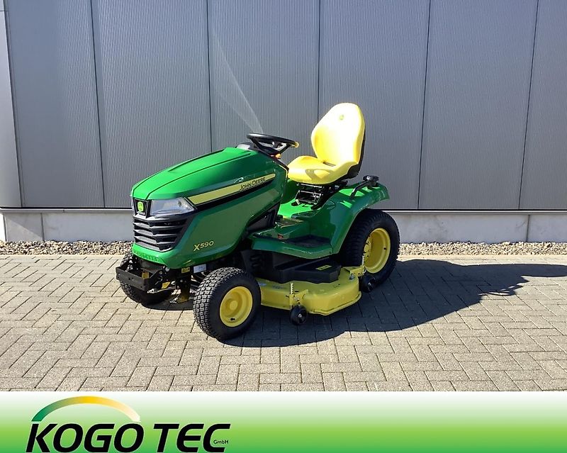 John Deere X590