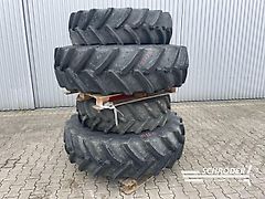 Fendt 4 KOMPLETTRÄDER / 360/70R28 + 460/85R34