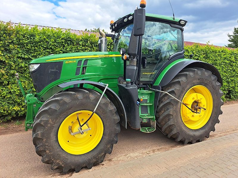 John Deere 6250R