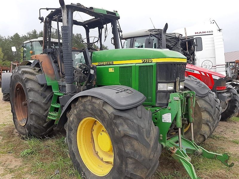 John Deere John Deere 6810 , 6910 Breaking for spare parts only